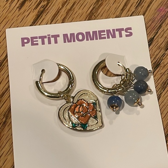 Petit Moments Jordan Earrings - Picture 2 of 3